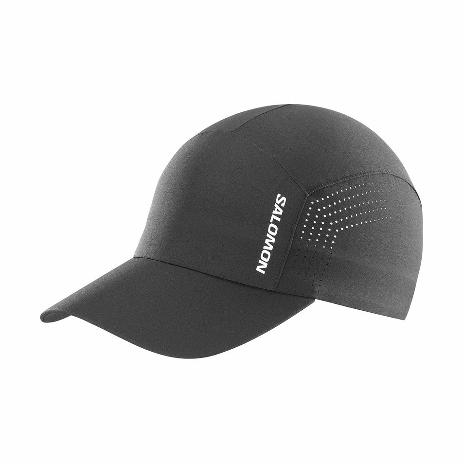 Front view of the Salomon Unisex SHAKEout Cap in the Deep Black colourway. (8738175189154)