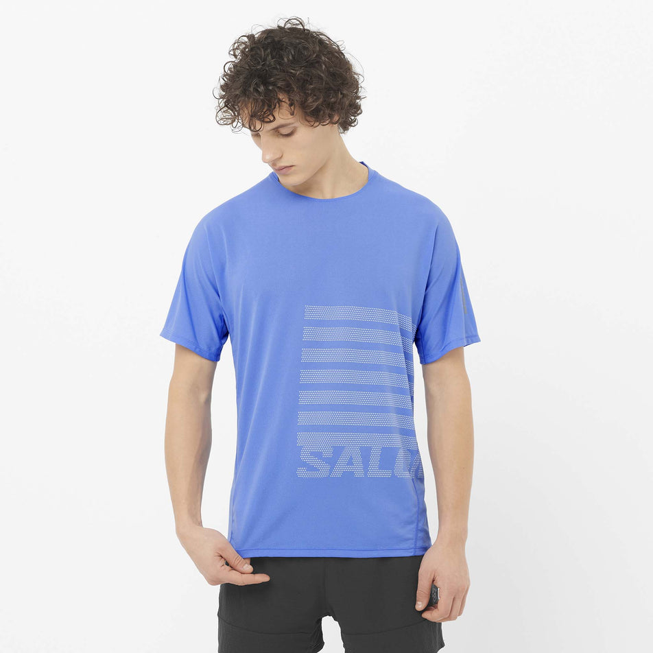 Front view of a model wearing the Salomon Men's Sense Aero Graphic Short Sleeve T-Shirt in the Ultramarine/White colourway. (8577960771746)