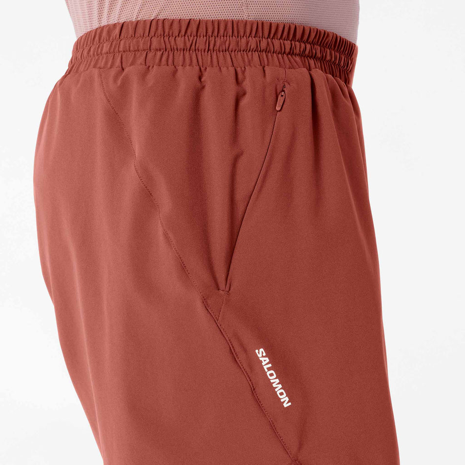 The zip pocket on the side of the Salomon Men's Shakeout Core Shorts 5