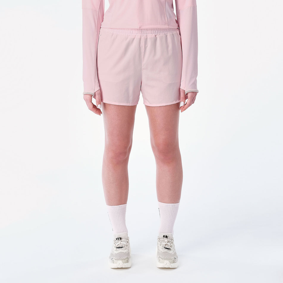 Front view of a model wearing the Salomon Women's Shakeout Core Shorts 4