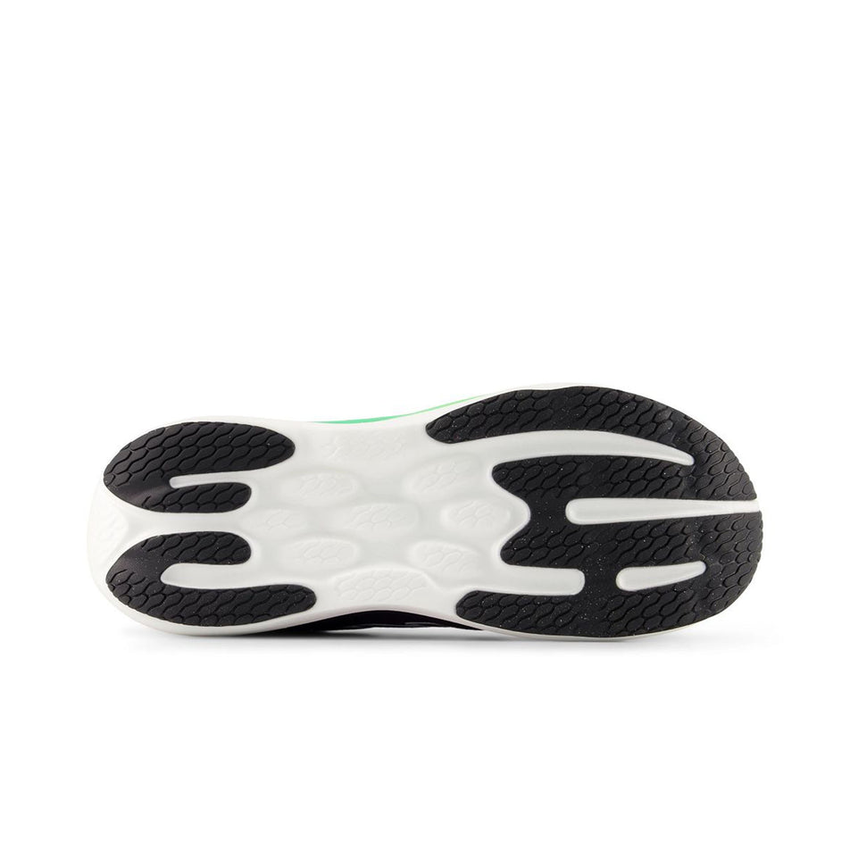 The outsole of the right shoe from a pair of New Balance Men's 1080 V15 Running Shoes in the Sea Salt/Silver Metallic colourway.