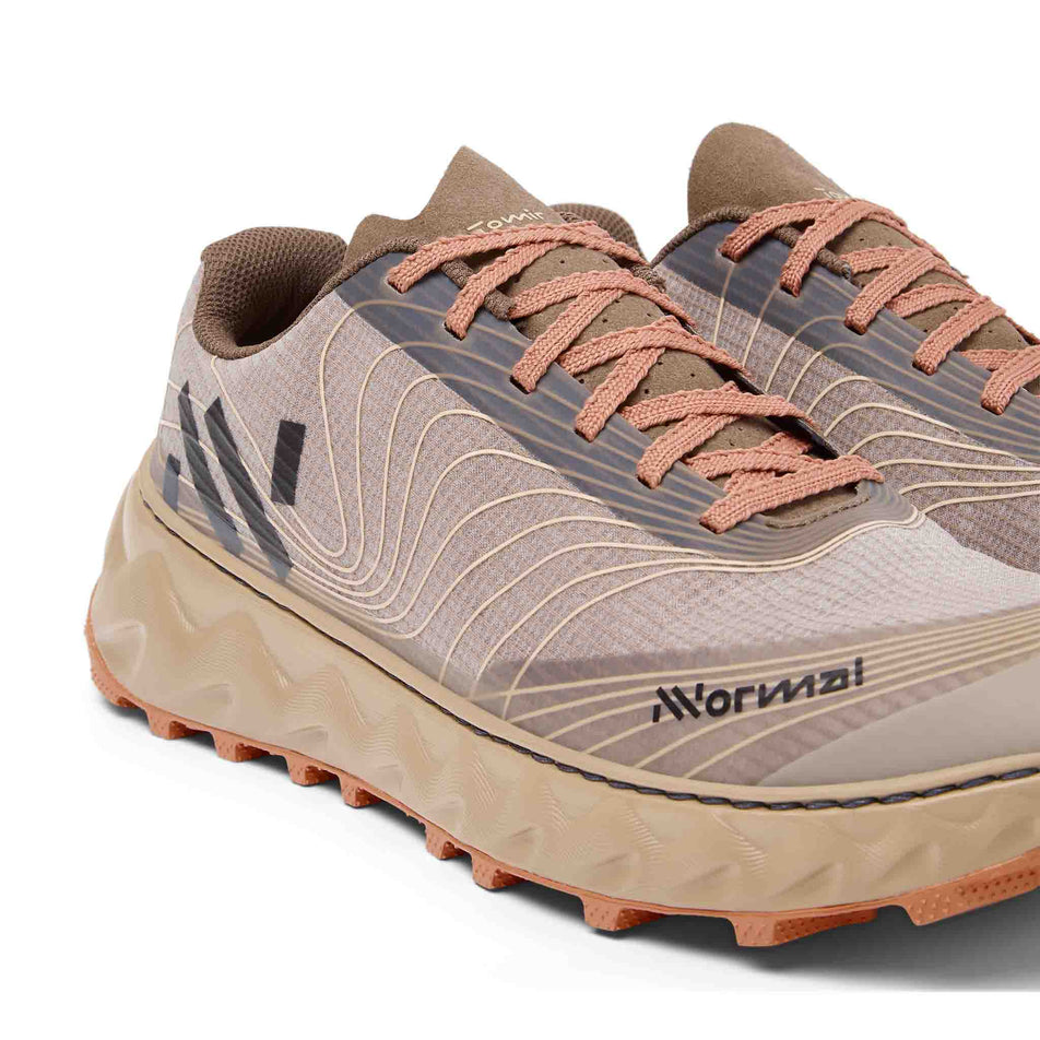 A pair of NNormal Unisex Tomir 2.0 Running Shoes in the Brown colourway.