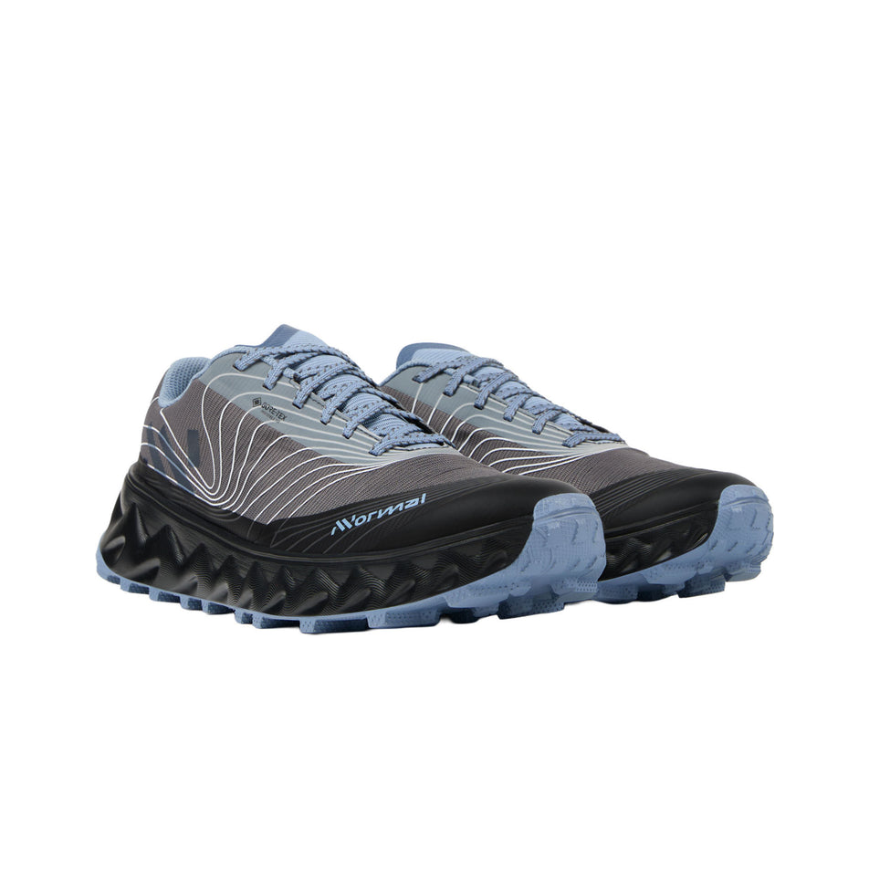 A pair of NNormal Unisex Tomir 2.0 GTX Running Shoes in the Blue/Grey colourway.