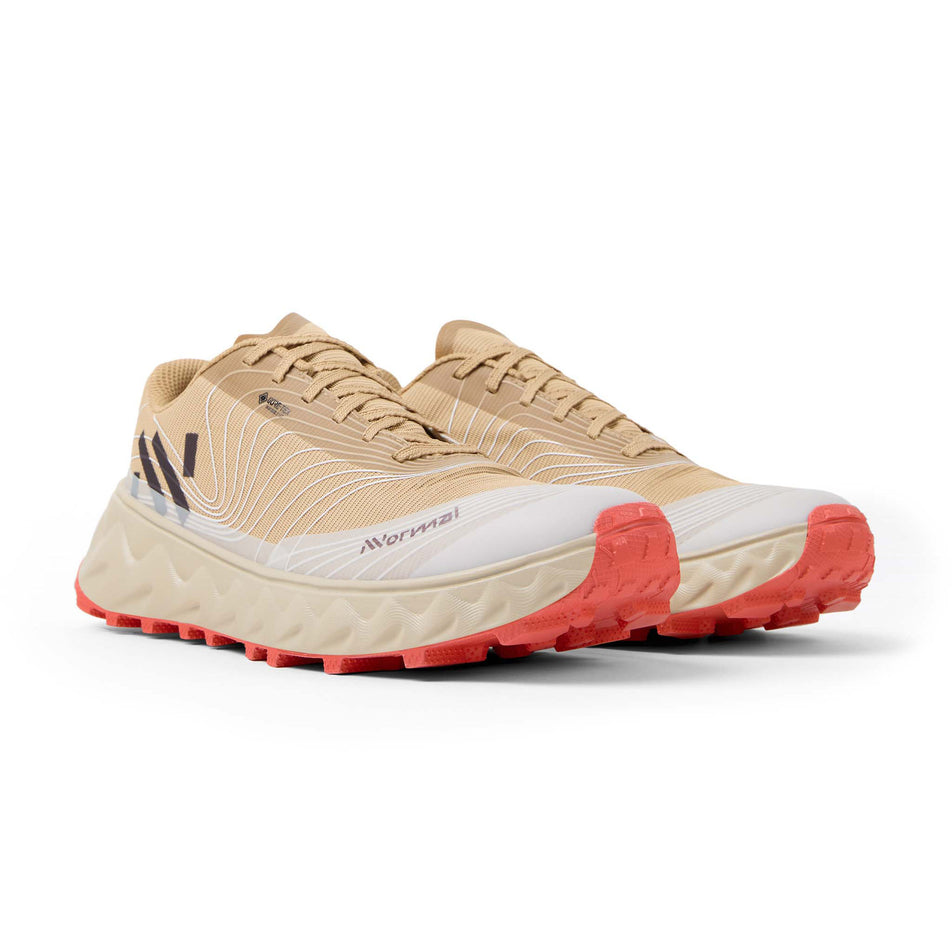 A pair of NNormal Unisex Tomir 2.0 GTX Running Shoes in the Beige/White colourway.