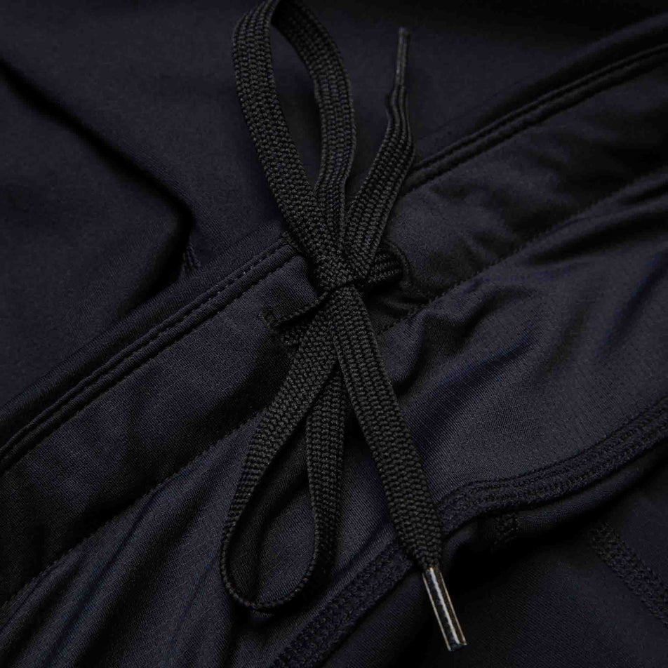 The drawcord on the Ronhill Women's Core Tight in the All Black colourway. (8587048386722)