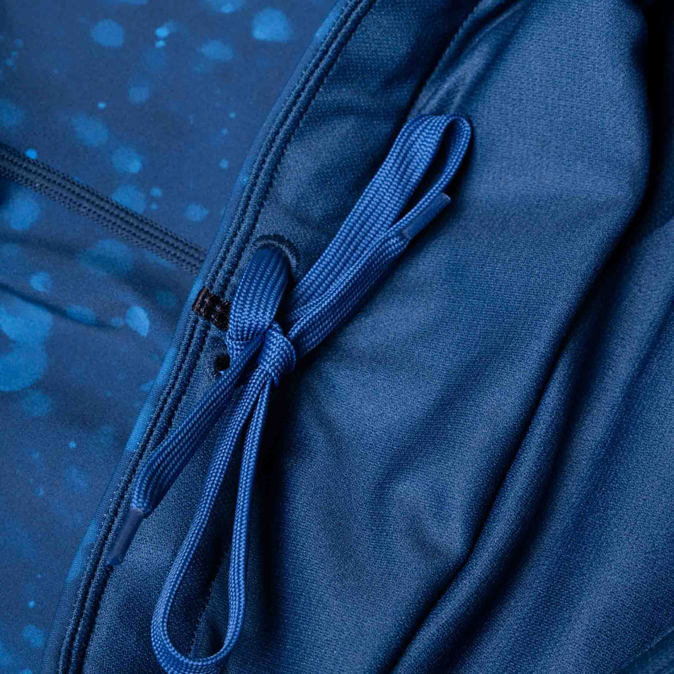 The internal drawcord on the Ronhill Women's Tech Crop Tight in the Tidal Raindrops colourway. (8564970619042)