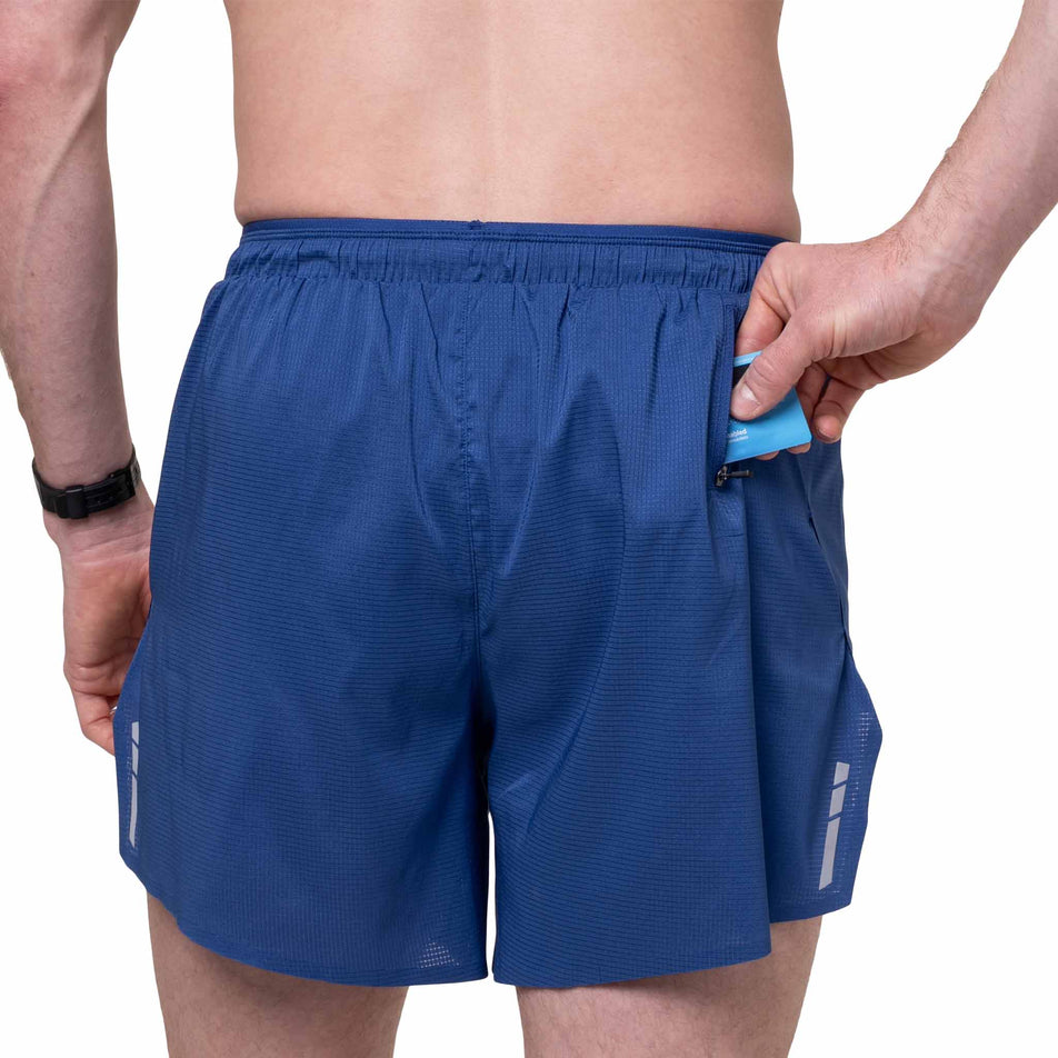 The zip pocket on the back of the Ronhill Men's Tech Race 5