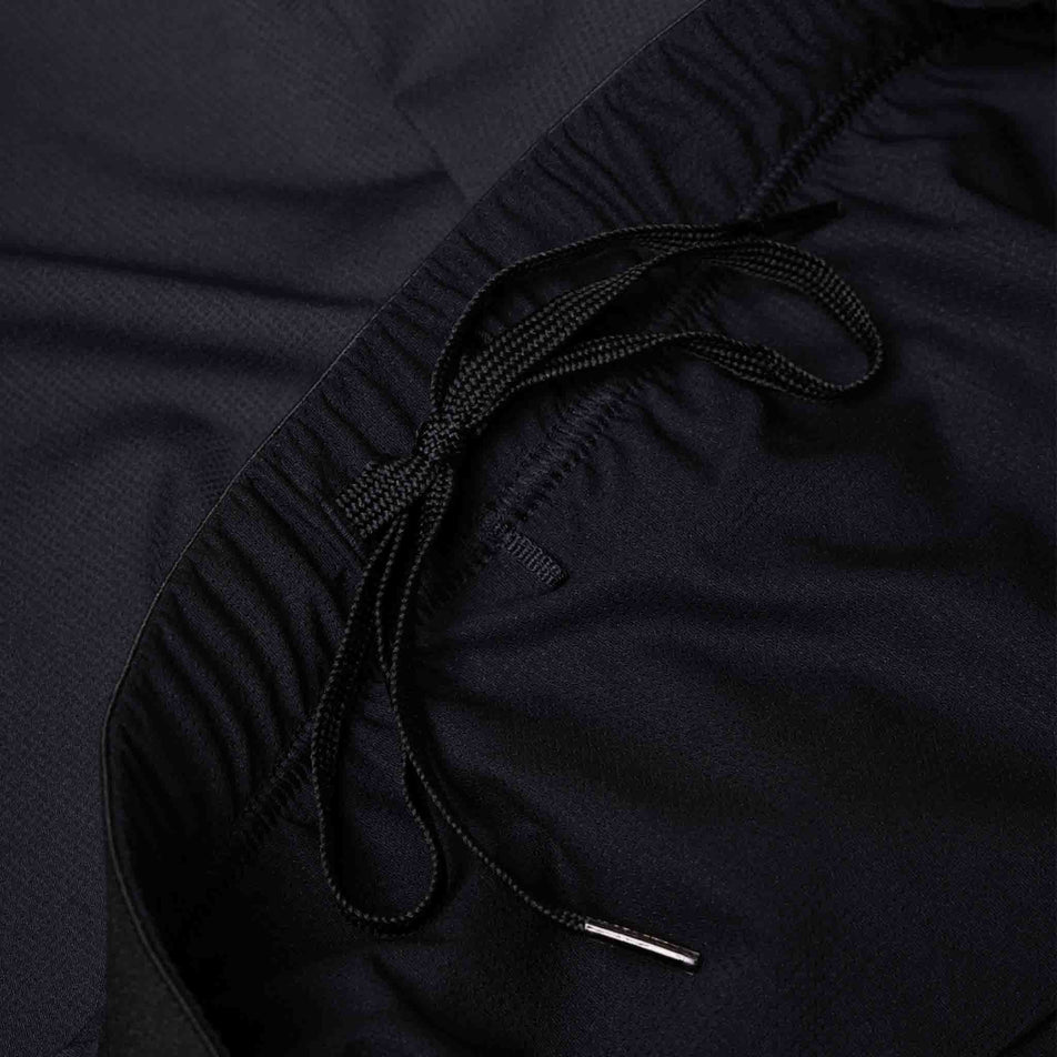 The internal drawcord on the Ronhill Men's Tech All-Terrain 5