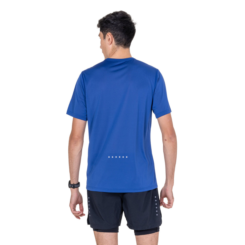 Back view of a model wearing the Ronhill Men's Core S/S Tee in the Dark Cobalt/Silver colourway.