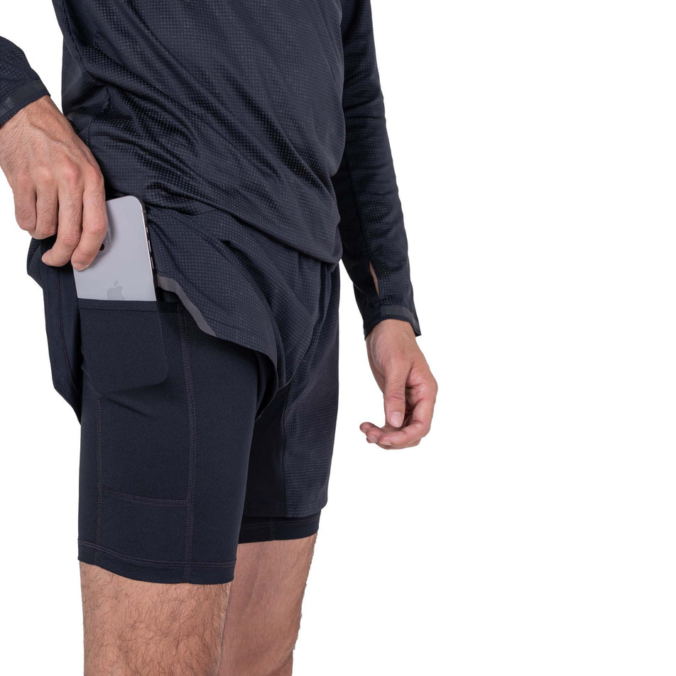 The side stash pocket on the Ronhill Men's Tech Reflect Lux 5