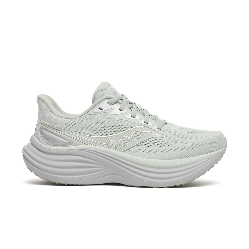 Lateral view of the right shoe from a pair of Saucony Women's Triumph 24 Running Shoes in the Cast colourway.