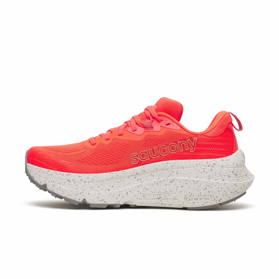 Medial view of the right shoe from a pair of Saucony Women's Guide TR Running Shoes in the Vizired/Gold colourway.