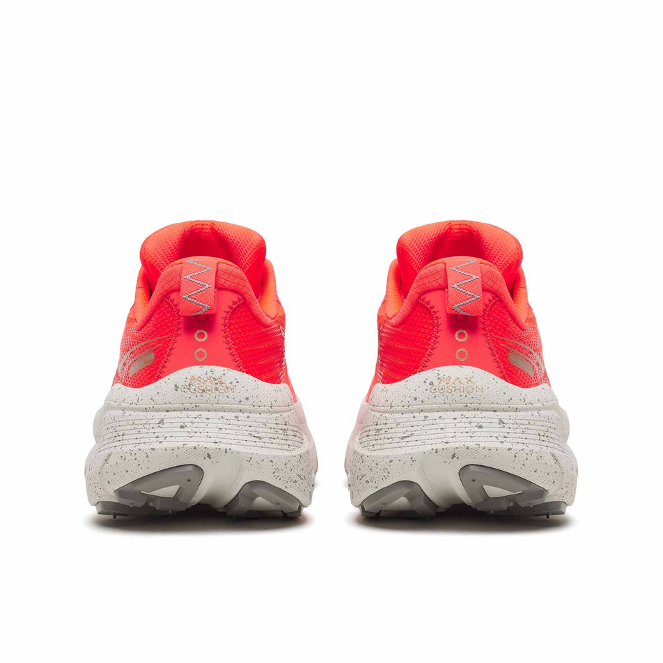 The back of a pair of Saucony Women's Guide TR Running Shoes in the Vizired/Gold colourway.
