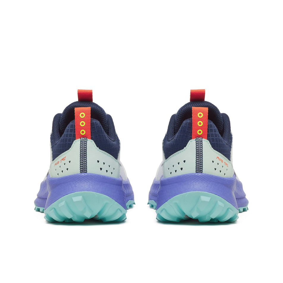 The back of a pair of Saucony Women's Ride TR2 Running Shoes in the White/Navy colourway.