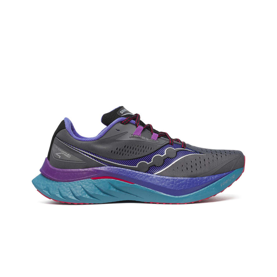 Lateral side of the right shoe from a pair of Saucony Men's Endorphin Speed 4 Running Shoes in the Shadow colourway. (8561708597410)