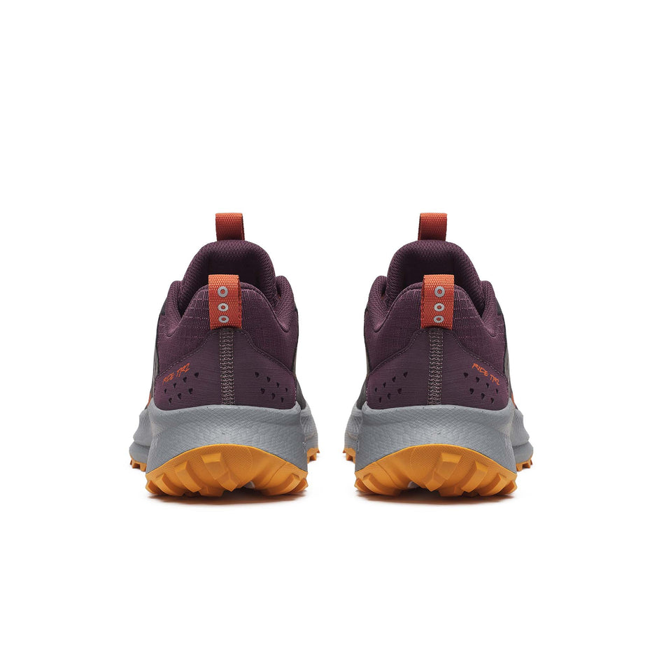 The back of a pair of Saucony Men's Ride TR2 Running Shoes in the Black/Autumn colourway. (8654958919842)