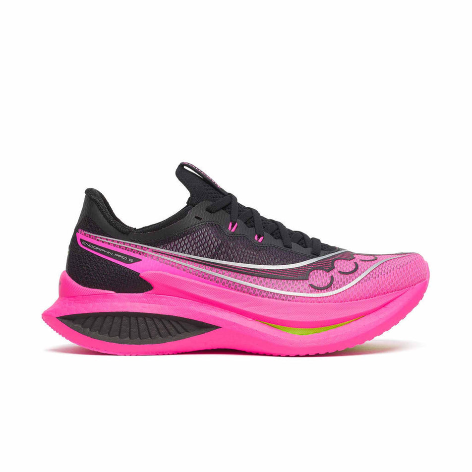 Lateral view of the right shoe from a pair of Saucony Men's Endorphin Pro 5 Running Shoes in the Black/Shock colourway.