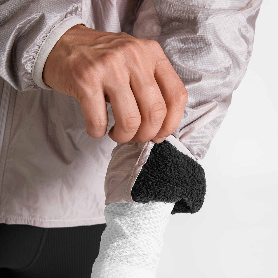 The insulation inside the sleeve of the SAYSKY Men's Flow Thermo Jacket in the Beige colourway.
