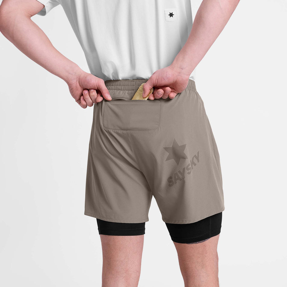 The zippered pocket on the back of the SAYSKY Men's Pace 2 In 1 Shorts 5