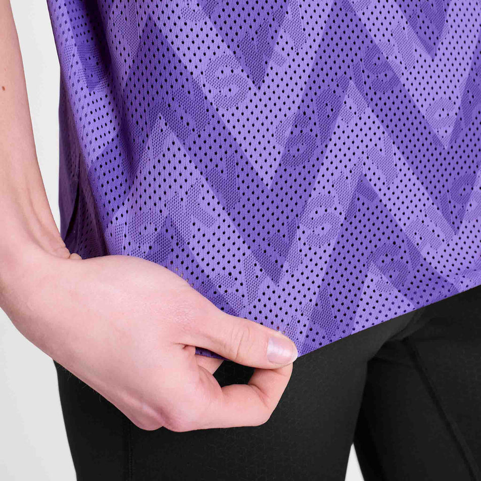 Close-up view of the SAYSKY Women's Zig Zag Flow Air Singlet in the Purple Zig Zag colourway.