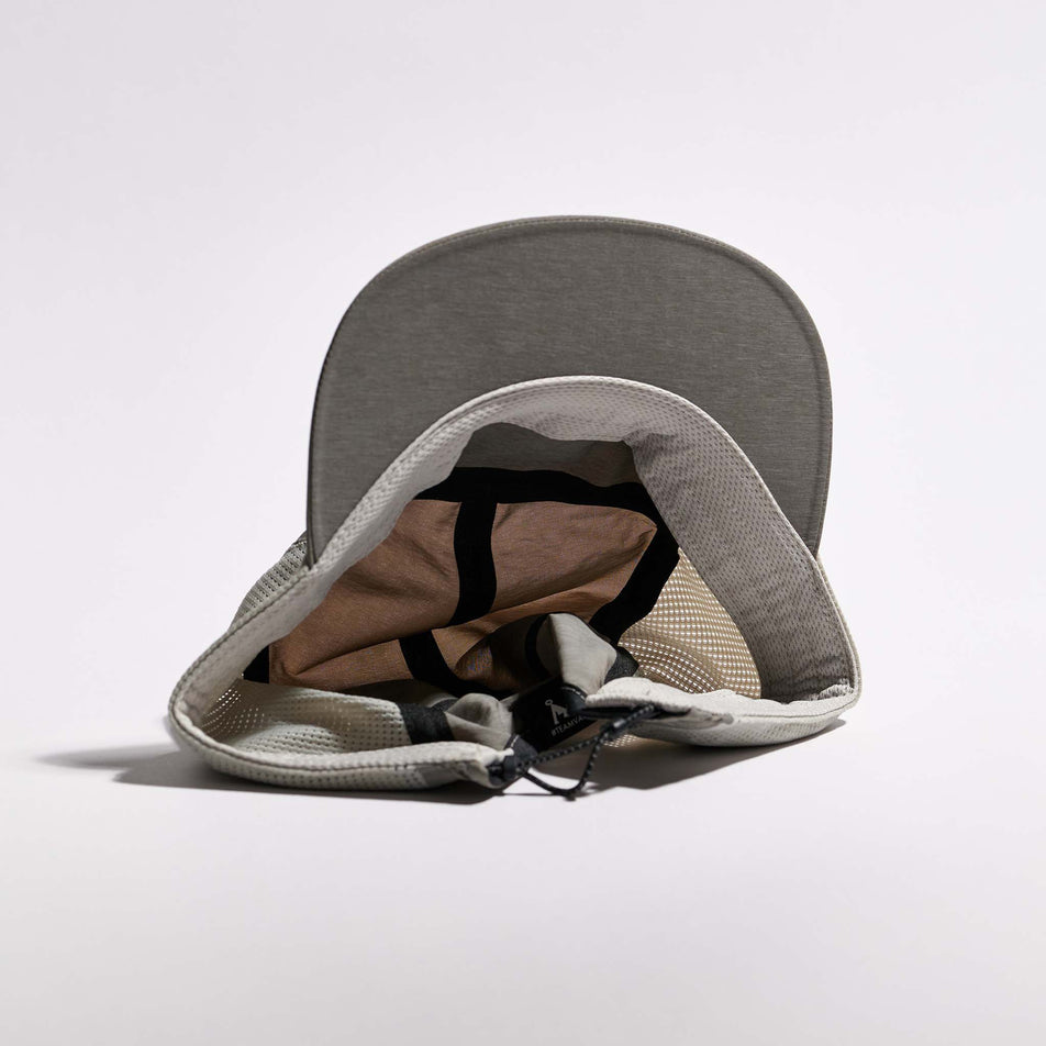 The underside of the VÅGA Unisex Mesh Flex Cap in the Mid Grey colourway.
