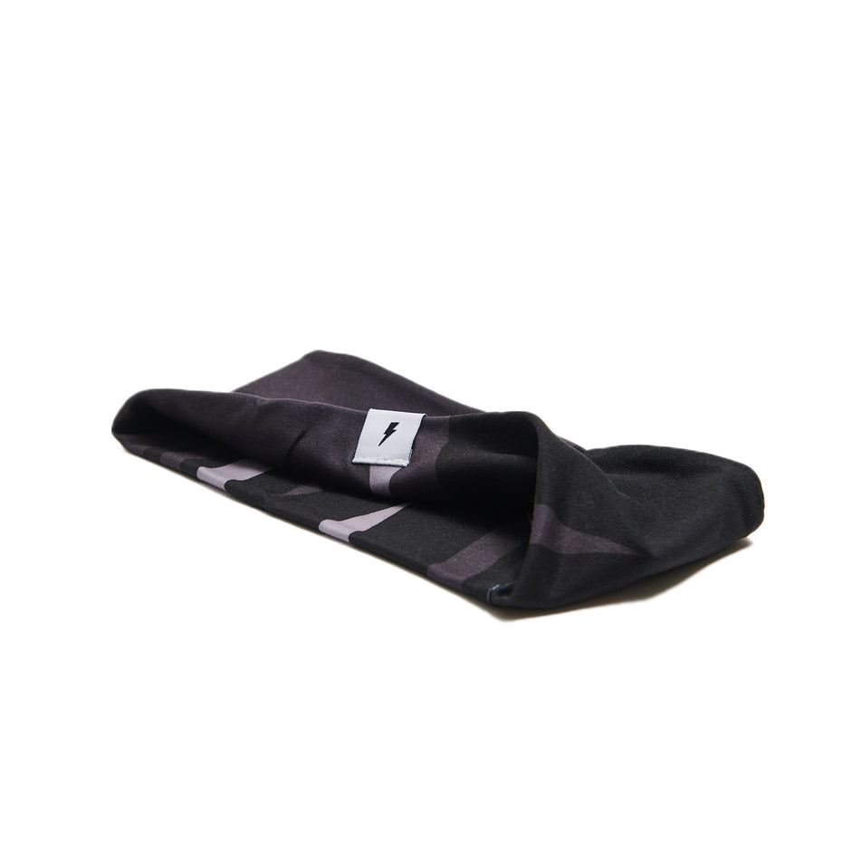 A VÅGA Unisex Club Headband in the Black/Charcoal/Grey colourway. (8596215431330)