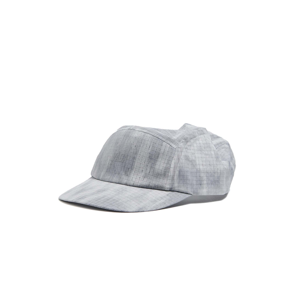 The front of a VÅGA Unisex Night Club Cap 2.0 in the Light Grey/Silver colourway. (8596335952034)