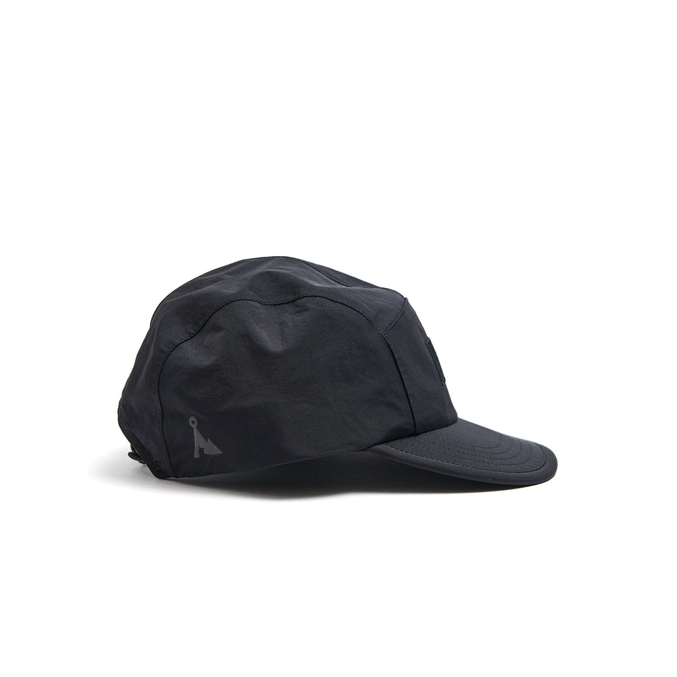 The right-side of a VÅGA Unisex Pacer Cap in the Storm Black colourway. (8596341162146)