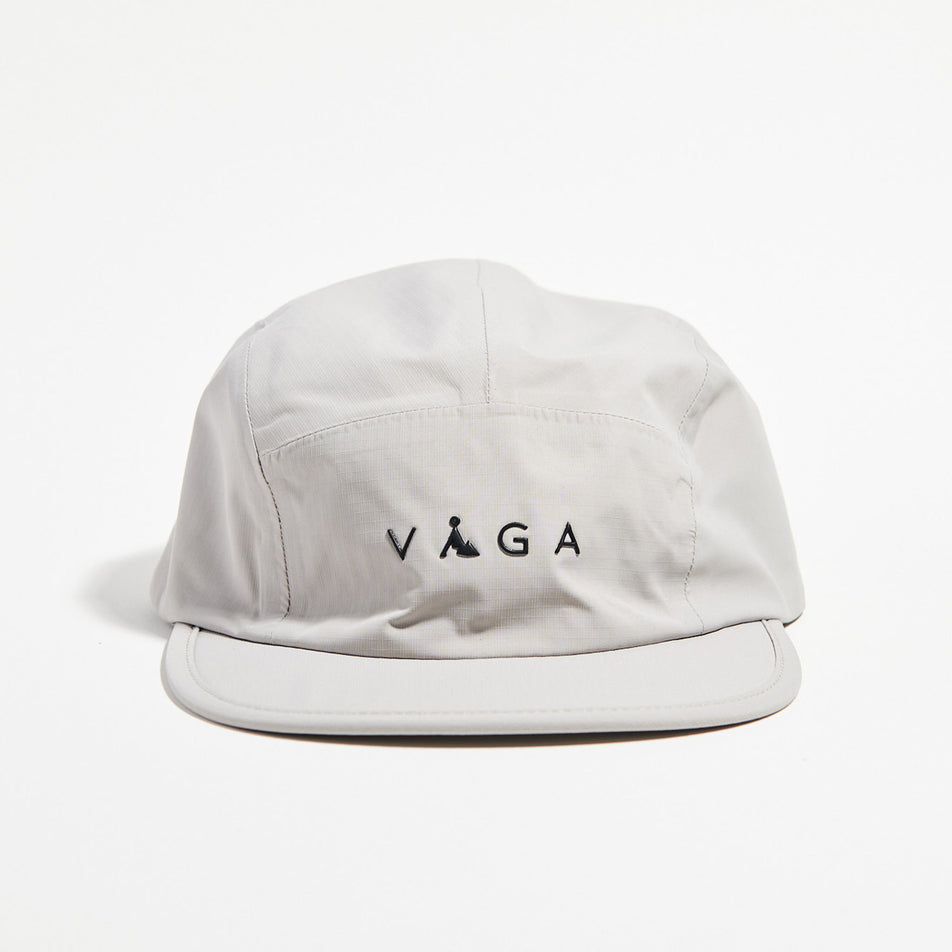 Front view of the VAGA Unisex Fell Cap 2.0 in the Light Grey colourway. (8751569633442)
