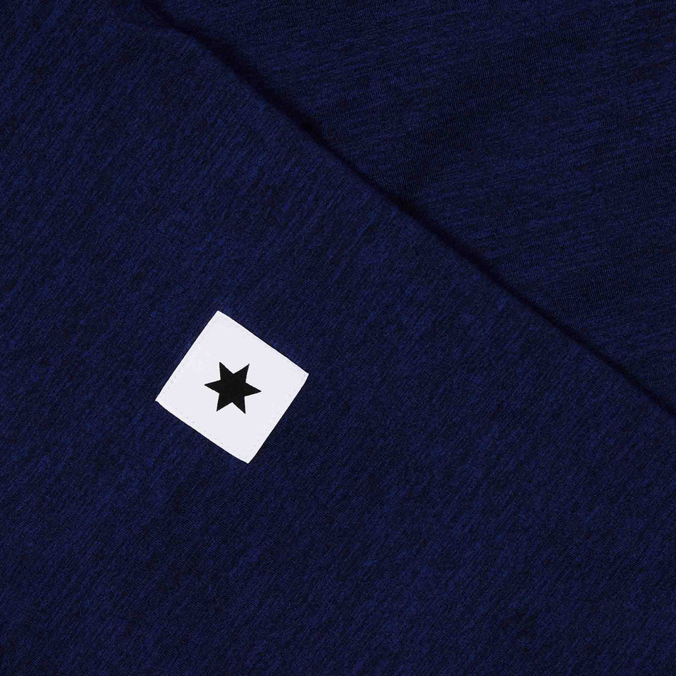 Close-up of the SAYSKY logo on the SAYSKY Men's Clean Pace Long Sleeve in the Blue colourway. (8731613823138)