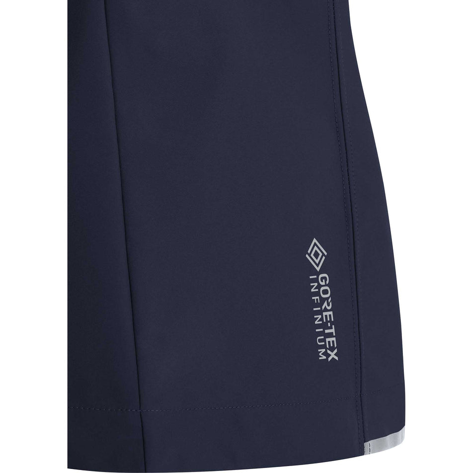 Side logo View of Women's Gore Wear R3 Partial GTX Jacket (6918378160290)