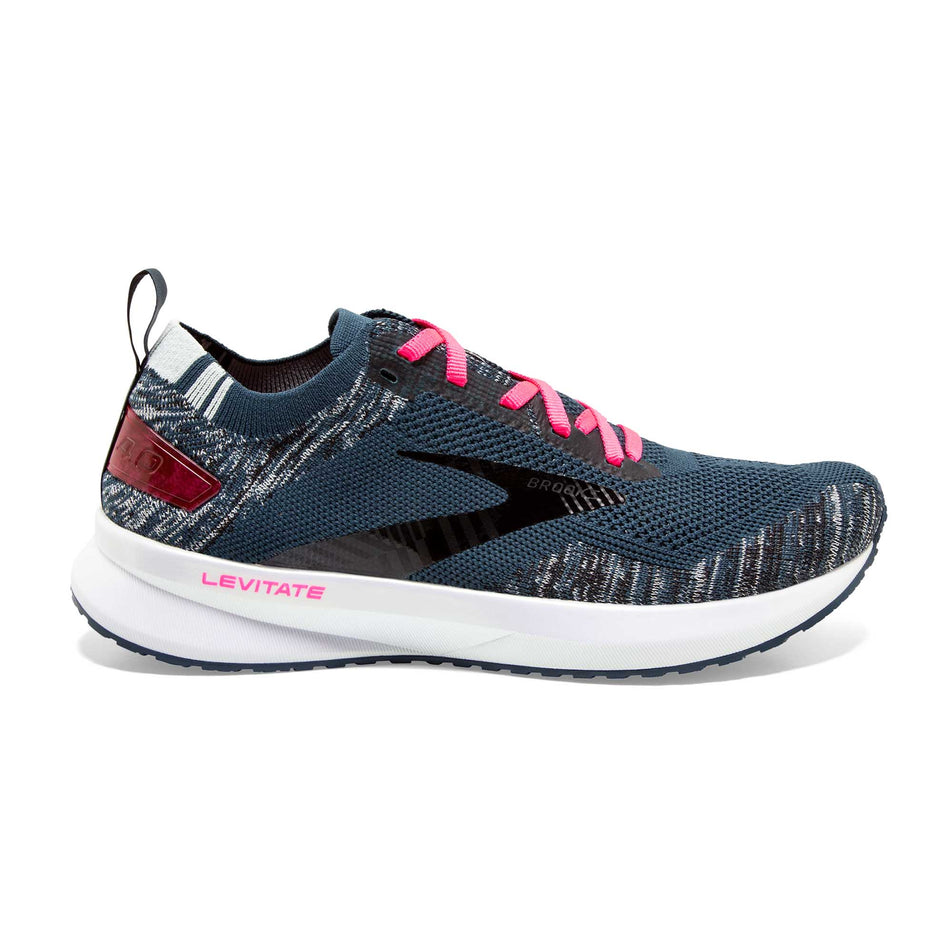 The right shoe from a pair of women's Brooks Levitate 4 (6896980132002)