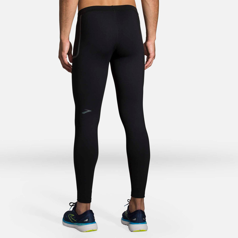 Back of  Brooks Momentum Thermal Tight (6913840742562)