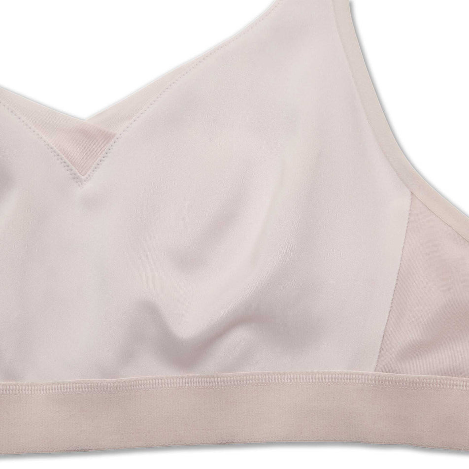 The sweat-wicking material and bonded seams of the women's Brooks Drive Convertable Run Bra on the inside (6935121887394)