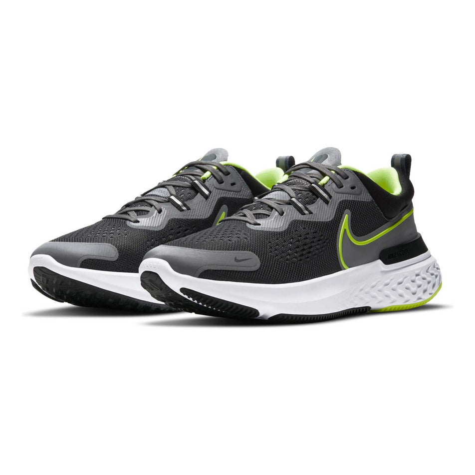 The right and left shoes from a pair of men's Nike React Miler 2 (6899681722530)
