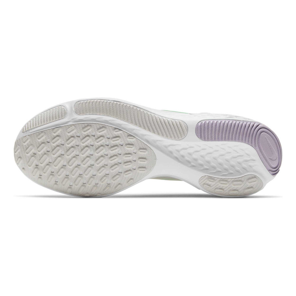 The full outsole on the left shoe from a pair of women's Nike React Miler 2 (6899776454818)