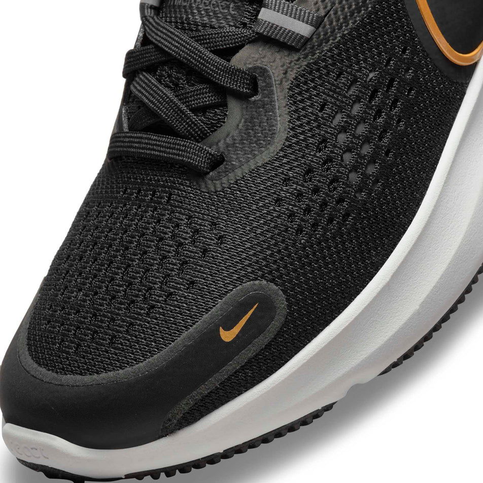 Toe box view of women's nike react miler 2 running shoes (6888916943010)