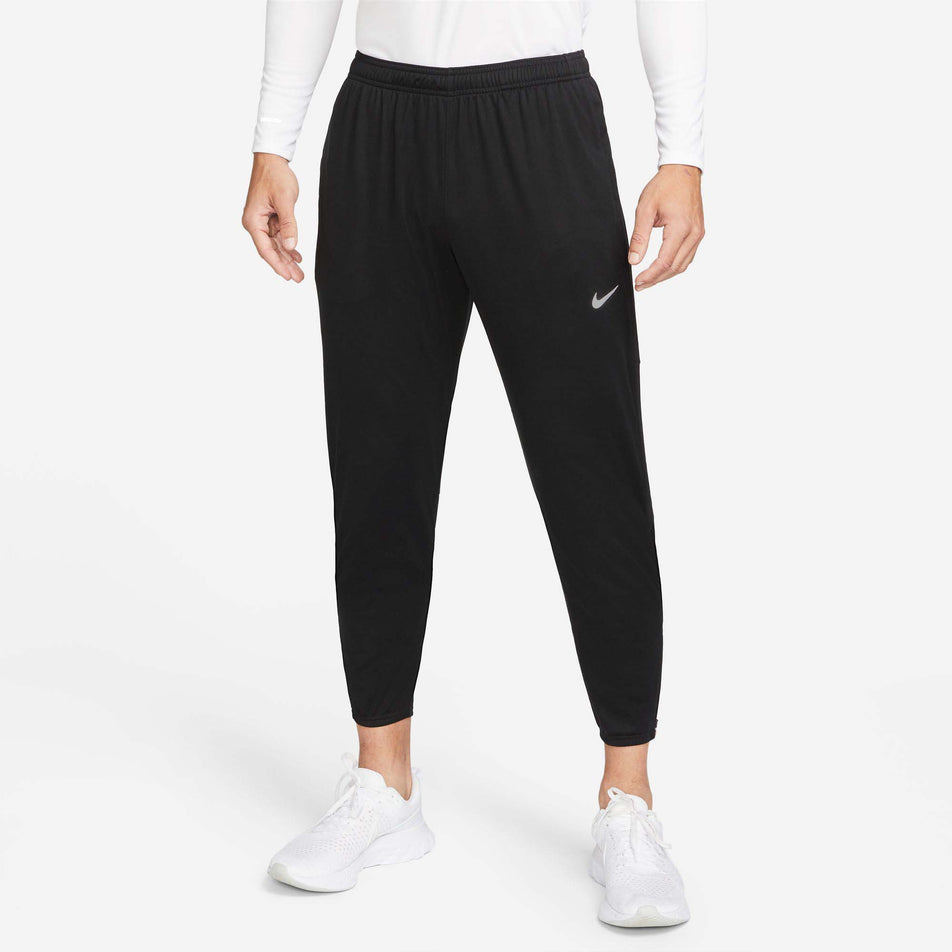 Front view of Nike Men's Therma-Fit RPL Challenger Pant in black (7683334701218)
