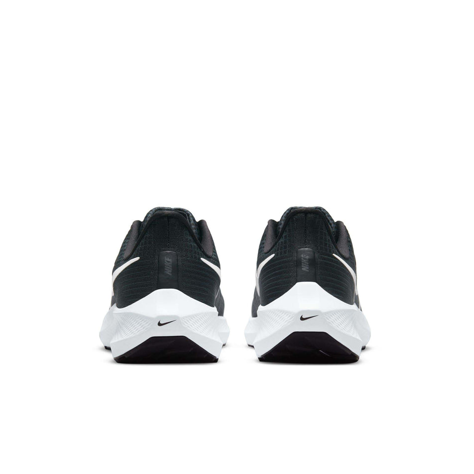 The heel units on a pair of men's Nike Air Zoom Pegasus 39 (7725357203618)
