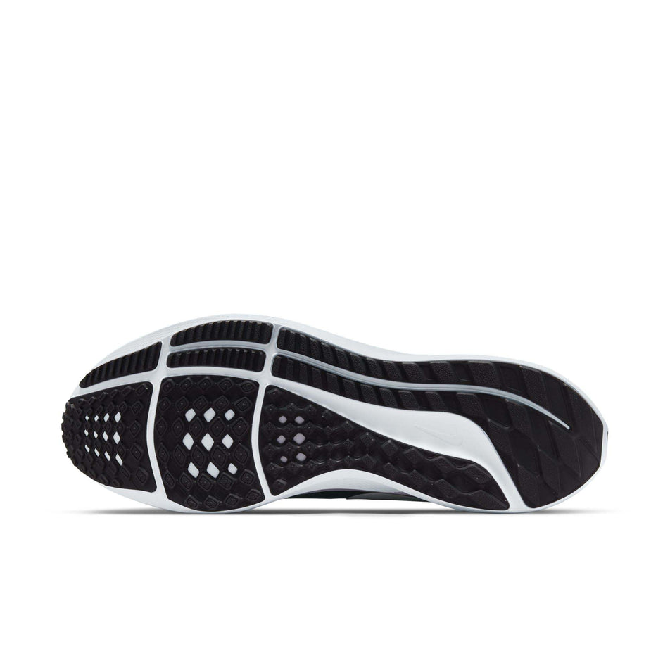 The outsole of the left shoe from a pair of men's Nike Air Zoom Pegasus 39 (7725357203618)