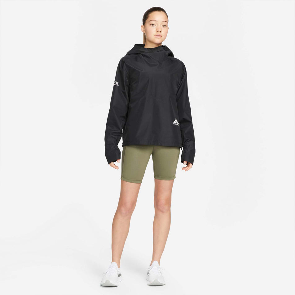 Front model view of women's nike df epic luxe trail mr tight short (7328947241122)