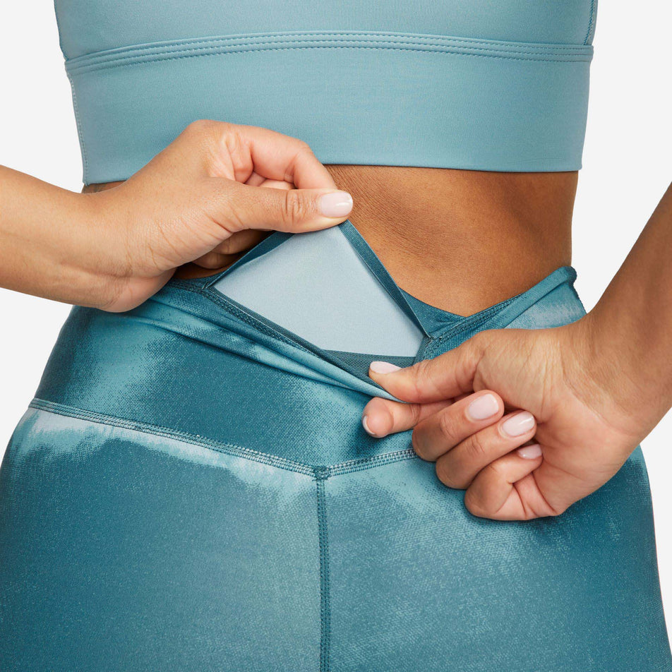 Pouch pocket view of women's nike one luxe df mr tight aop (7386208108706)