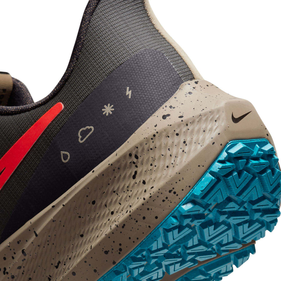 Midsole view of Nike Men's Air Zoom Pegasus 39 Shield Running Shoes in grey (7671077929122)