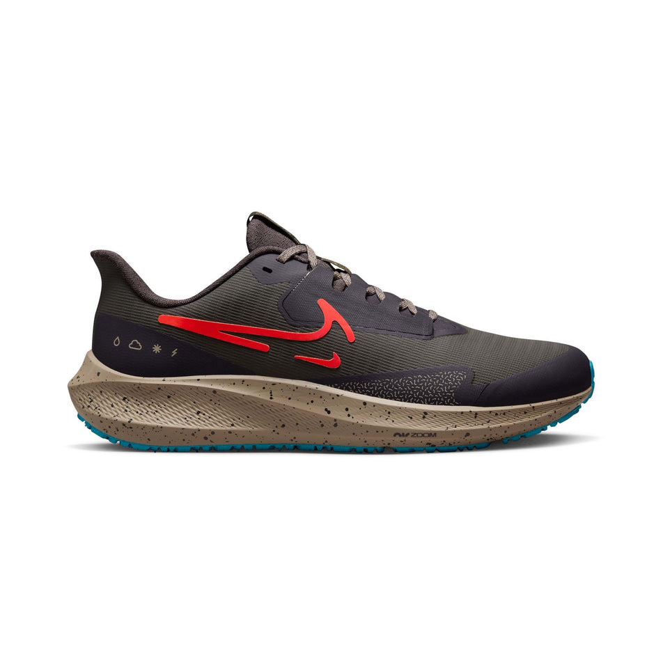 Right shoe lateral view of Nike Men's Air Zoom Pegasus 39 Shield Running Shoes in grey (7671077929122)