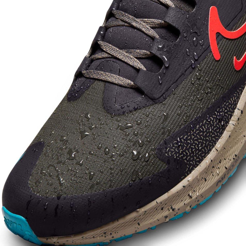 Left shoe toebox water resistant view of Nike Men's Air Zoom Pegasus 39 Shield Running Shoes in grey (7671077929122)