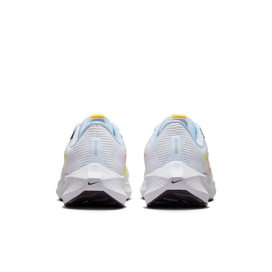 The heel units on a pair of women's Nike Air Zoom Pegasus 40 Running Shoes (7838600298658)