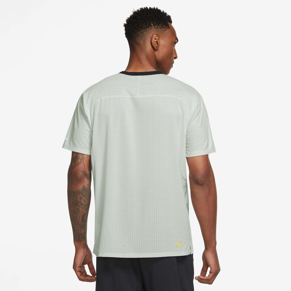 Back view of Nike Men's DF Trail Running Top SS in grey. (7729615700130)