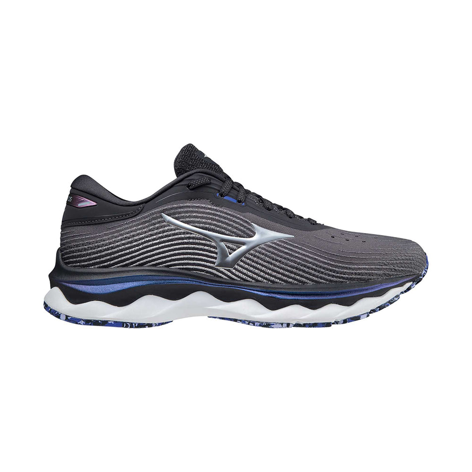 Medial view of men's mizuno wave sky 5 running shoes (6882949726370)