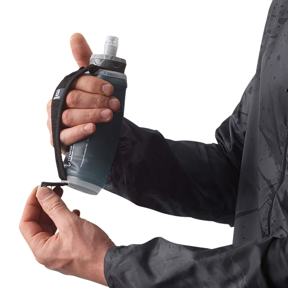 Strap view of salomon active handheld bottle in grey (7518297555106)