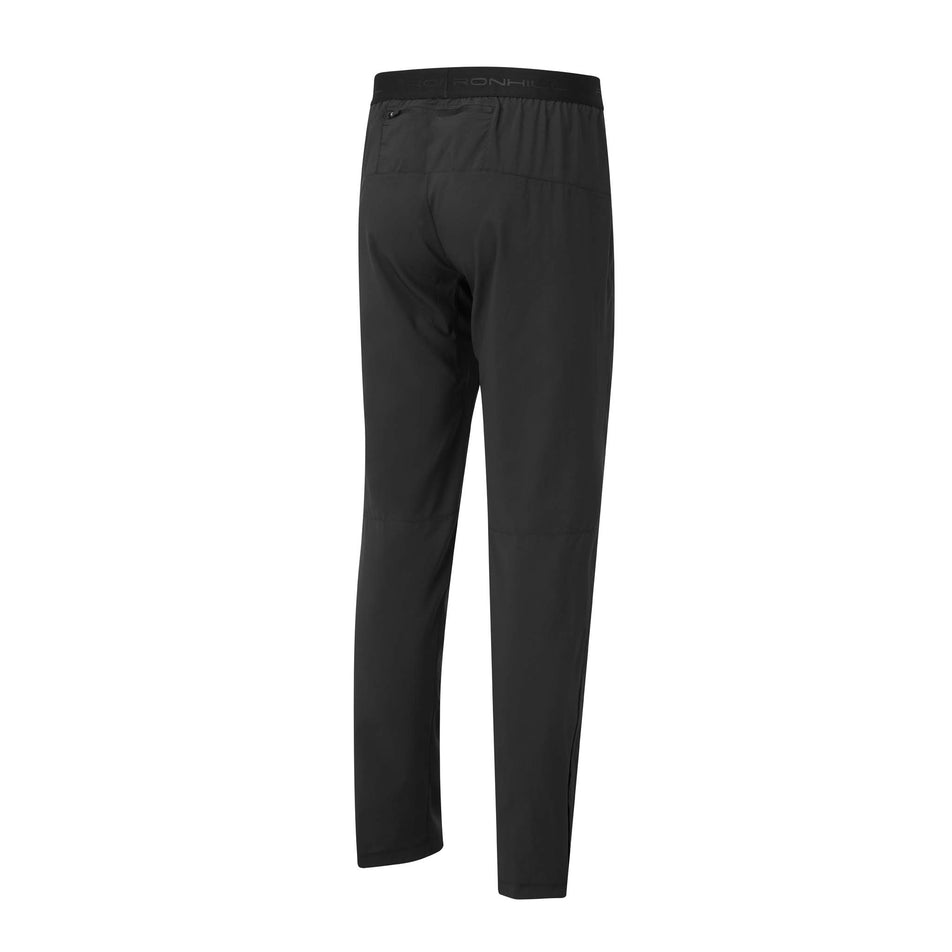 Behind view of men's ronhill core training pant (7308032573602)